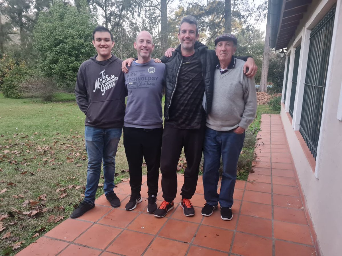 PabloSorichetti's tweet photo. @_IPNoticias Festejando las 3 generaciones #Ip #deportivoIp https://t.co/bja9Z1n1nq