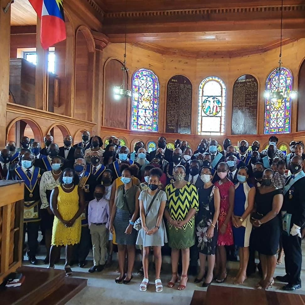 dglbec's tweet photo. Happy Fathers' Day!!
RWBro Clement E.M Bird, DGM for Barbados & the Eastern Caribbean, Brethren of the 3 English Craft Lodges in #Antigua, their ladies and children at the Fathers' Day Service at the Cathedral of St John The Divine.
#Freemasonry
#Masons
#FathersDay2021
#DGLBEC https://t.co/7YVUh4E10c