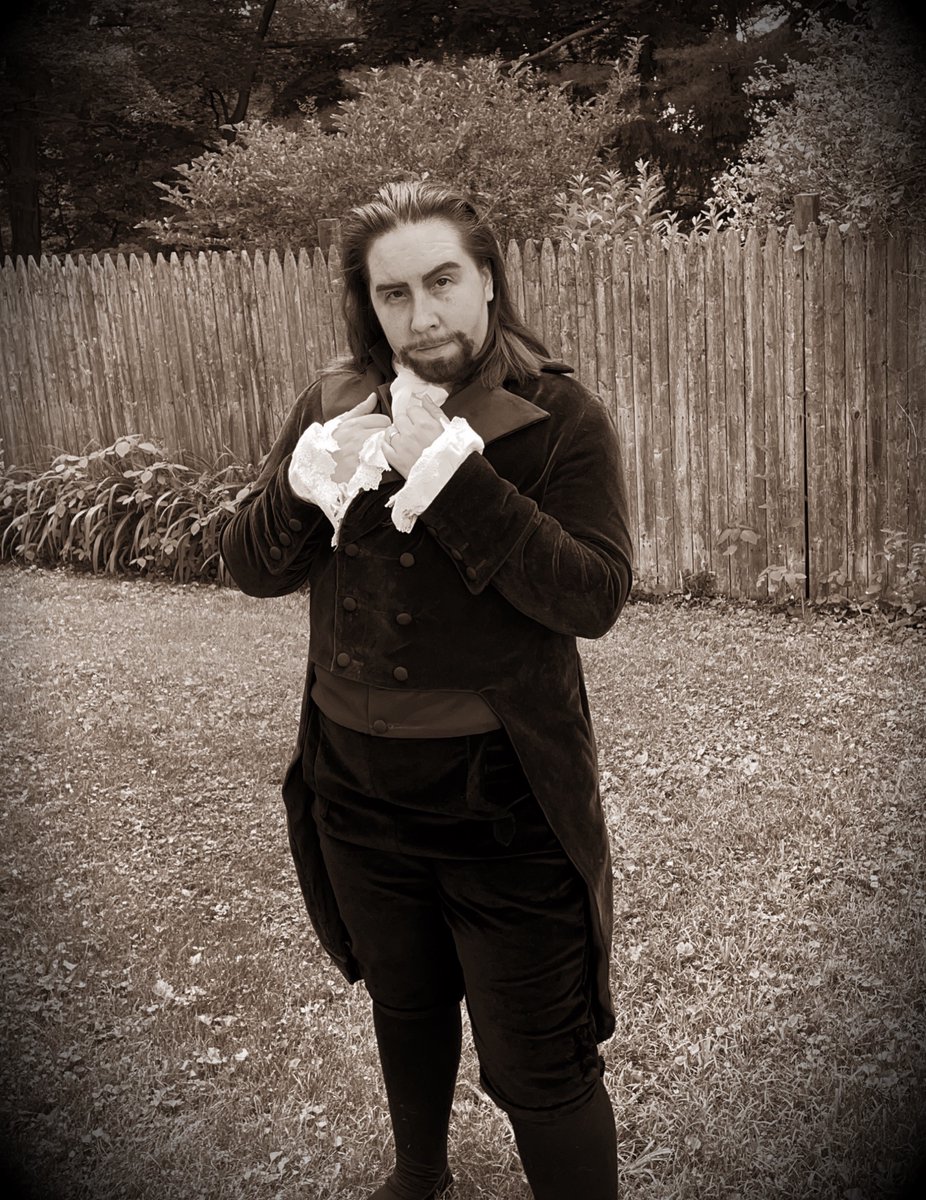 Had someone ask me if I’m in Hamilton and honestly as a cosplayer that’s probably the highest compliment I could receive with this costume. 😍