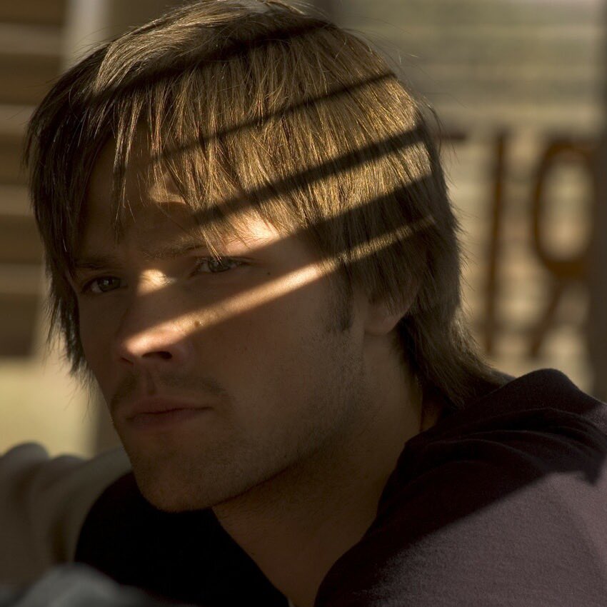 VAMPACKLES's tweet photo. AW HELL NAH WHO STRAIGHTENED THIS MANS HAIR https://t.co/Z8z7FYBsY3