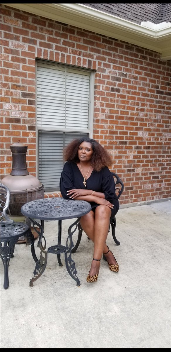 DKNLVLY73's tweet photo. Courtyard afternoons
#naturalhair #melanated #heightgoddess https://t.co/NCR7Fpw2oH