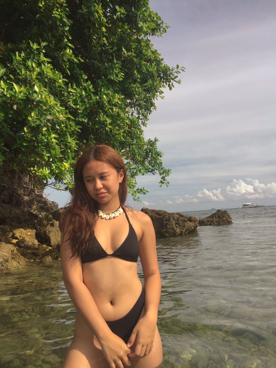 leenadesuu's tweet photo. COMMEMORATING MY CONFIDENCE WITH MY BODY FINALLY IN BLUE BIRD APP❤️🌴...because the other blue app has family who cant celebrate with me 🙈🙈🙈🙈🙈🙈🙈 https://t.co/P6VgoQ1HKT