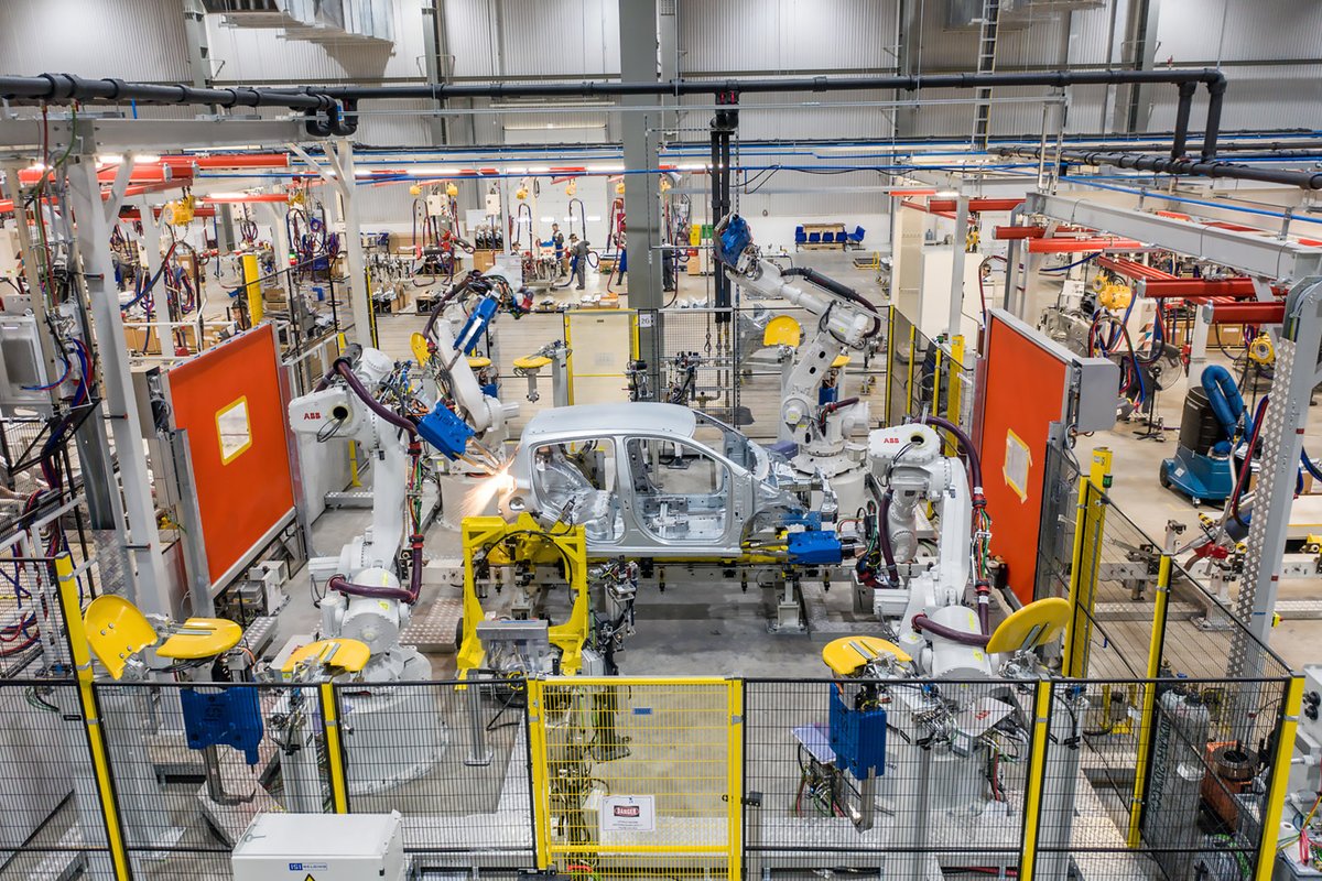 autocar's tweet photo. From the boardroom: Vinfast eyes Europe in 2022 after record investment in Vietnamese manufacturing https://t.co/DQRwph0Ziw https://t.co/RkREDgqy7d