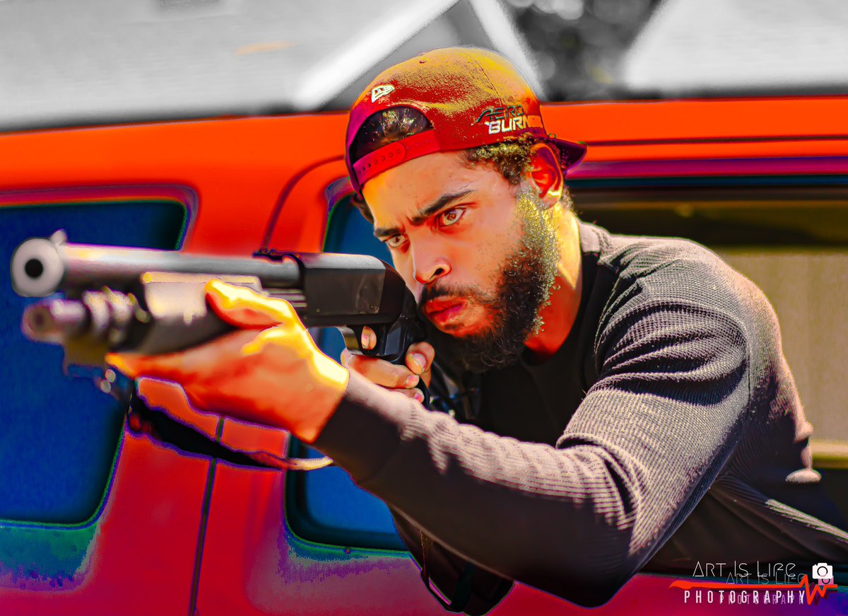 SeanHourPhoto's tweet image. #boysnthehood #icecube #morrischestnut #cubagoodingjr #photography 
#Art #black #hood