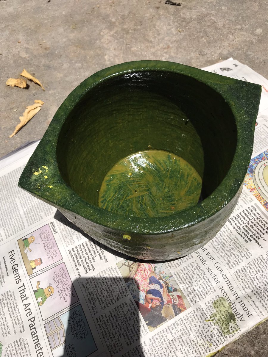 PantryCar's tweet image. New 2.5L soapstone cooking pot! 

Making it fit for cooking with turmeric &amp;amp; castor oil paste! 

#TraditionalCookware #SoapStonePot #KalChatti #Cookware #traditional
