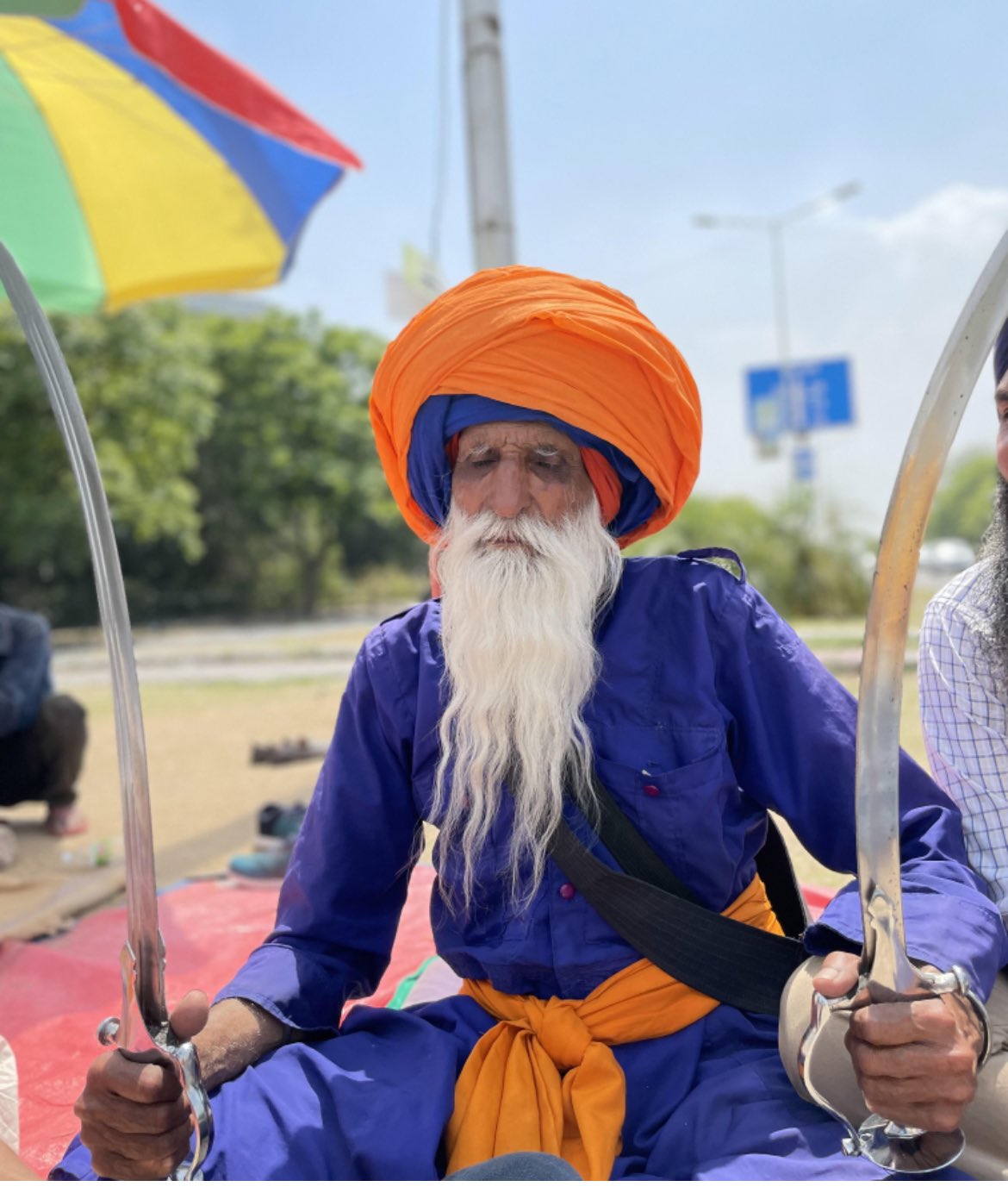 Sandeep Singh on Twitter: "Labh Singh, who was protesting at Chandigarh's Matka Chowk against new farm laws since 6th of March, has been forcefully removed and arrested by Chandigarh Police.… https://t.co/RLM6jSbk2D"