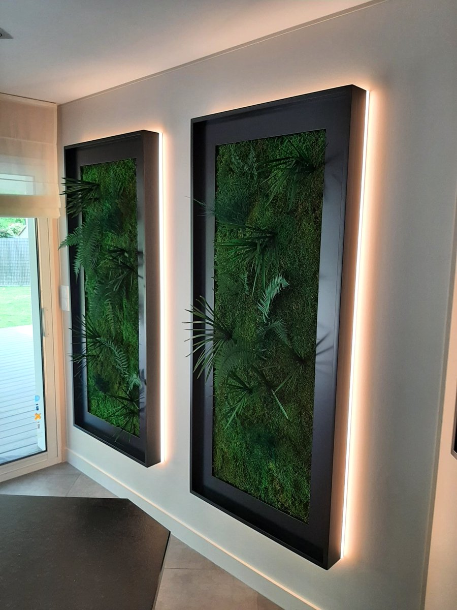 Réalisation de 2 cadres laqués noir, végétalisés, avec rétroéclairage à led. 💡🌿

Une création en collaboration avec :
🌿 ORTIE "Plantiste urbain - Jardinier" aux Sables d’Olonne pour la végétalisation du cadre 
✏️ sur une création de R Déco à La Roche-sur-Yon.