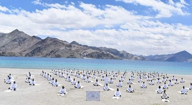 FoundationPankh's tweet photo. #YogaDay2021 Yoga is an ancient Indian practice which has now become extremely popular worldwide. On this 7th International Yoga Day let us all spread the importance of making yoga part of our lives for betterment of Physical fitness &amp; Betterment of Mental wellness. https://t.co/9W2k3sjp8j