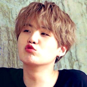 <a href="/lowqualtybts/">hia 6.10</a> @weversekingtete 😘