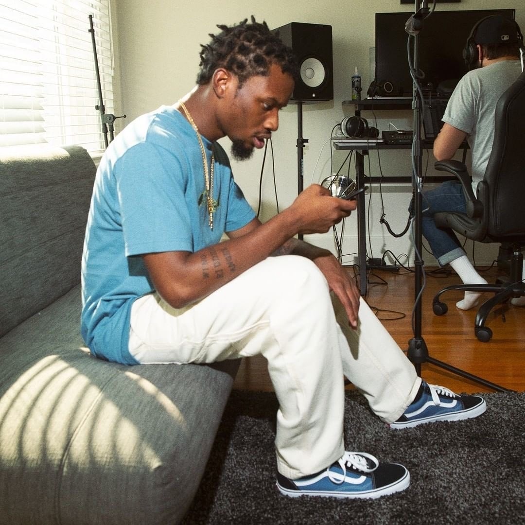 Make a statement. @DenzelCurryPH berkreasi memakai Old Skool #vansindonesia