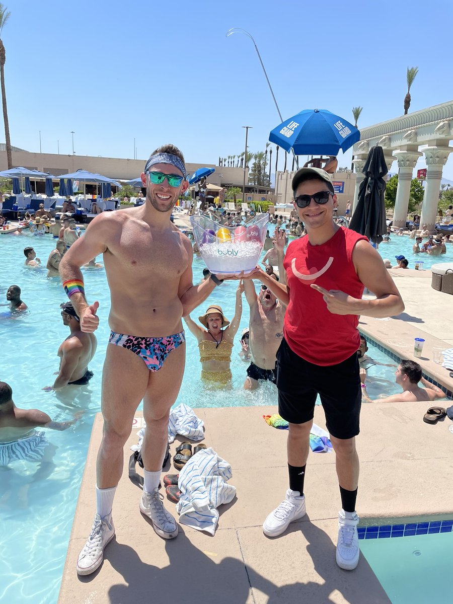 PoolPartyVegas's tweet photo. Wow. It was HOT and the party people were even hotter! Thanks to coming out to support the party. See y’all again next Sunday. https://t.co/uakIHOb8zQ https://t.co/SgxeKguneJ