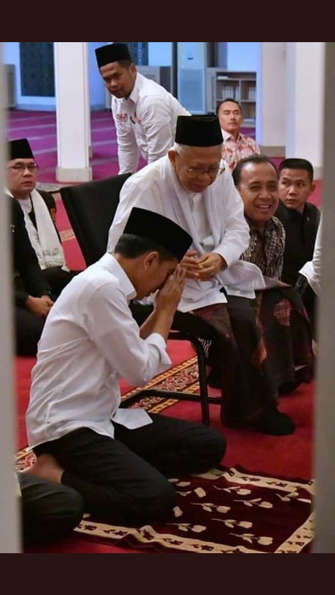 Pak  presiden yang terhormat
Mohon maaf jika ada guru guru
Kami yang salah karena kekurangan
Informasi sehingga ada kekeliruan penilaian soal haji.
Mohon maaf sekali lagi.
Selamat ulang tahun pak presidenku.