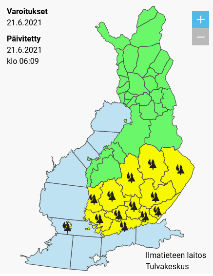meteorologit's tweet photo. Etelässä koettiin kuluvan vuoden ensimmäinen #trooppinenyö eli yölämpötila ei paikoin laskenut alle 20°C. Päivällä etelästä nousee vieläkin kosteampaa ja helteisempää ilmaa, joten varoituskartta on täynnä kesäisiä ilmiöitä #helle #uv #metsäpalo #rajuilma #rankkasade #tuuli #sää https://t.co/KxqKevmcgU