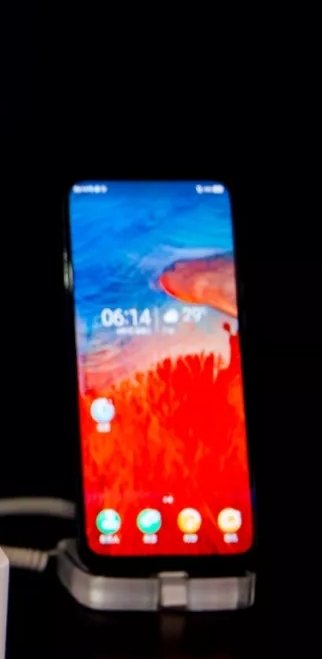 MobNfo's tweet photo. ZTE Axon 30 In-Display camera version might release within 1month between (22nd June to 22nd July)

Last image is ZTE's UPC prototype

Via: https://t.co/oC6NJRSWHb @chat_station

#ZTE #ZteAxon30Ultra #ZTEAxon30 #Indisplaycamera #UPC #UDC #5G  #Nubia #Axon30 #Snapdragon888 https://t.co/hrtsuyUoKk