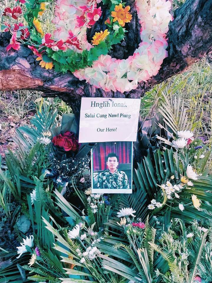 klatpri's tweet photo. Comrade Salai Cung Nawl Piang, who was killed in a clash between the SAC terrorist forces and the CNDF on the morning of May 21 near Lombang village in Falam Township, was commemorated in Falam this morning. #WhatsHappeningInMyanmar #June21Coup  #CrimesAgainstHumanity https://t.co/XaSWxMqjP3