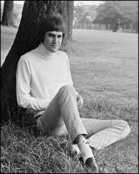 Happy birthday Lana Del Rey! Happy birthday Ray Davies! Lana Del Rey Davies! 