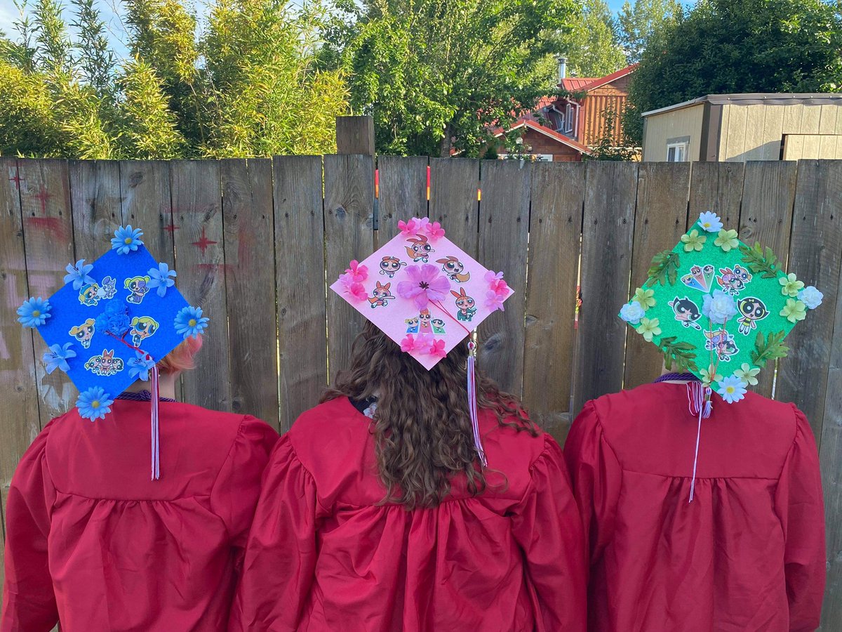 belle_junebug's tweet photo. We graduated! Now we’re like…smart or something 🥳 #evccgrad2021 #evccgrad @FelishaC137 @smallstargazer https://t.co/j11gsvm0mZ