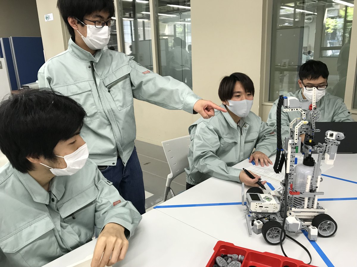 金沢工業大学 ロボティクス学科 Kit Robotics News A Twitter ロボティクス入門 プロジェクトデザイン入門の授業の様子です 手を差し出すと自動でポンプが押され アルコール消毒できるロボットをつくっているようです 感染症対策を十分に対面でチーム活動をしてい 金沢工業大学 ロボティクス学科 Kit Robotics News A Twitter ロボティクス入門 プロジェクトデザイン入門の授業の様子です 手を差し出すと自動でポンプが押され アルコール消毒できるロボットをつくっているようです 感染症対策を十分に対面でチーム活動をしてい