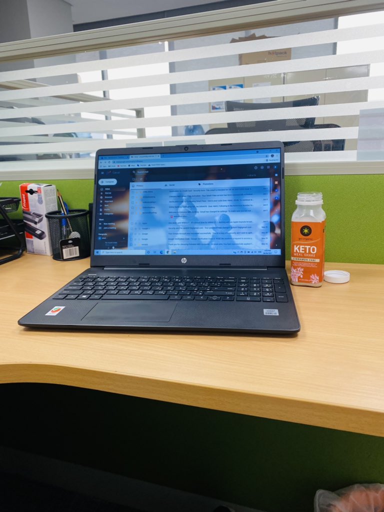 sheriamals's tweet photo. കുറച്ച് നേരം പണി എടുക്കാം എന്തായാലും
#sleepmood #MondayMorning #office https://t.co/n8hPuhQqBw