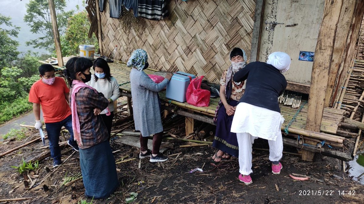 MyGovArunachal's tweet photo. Combined team from @dcdibangvalley and medical department carried out door to door #COVID19 vaccination in #MathuValley for the population of above 45 in the circle.
#ArunachalPradesh #TogetherWeCan #ArunachalFightsCorona https://t.co/dEuPJMMMSa