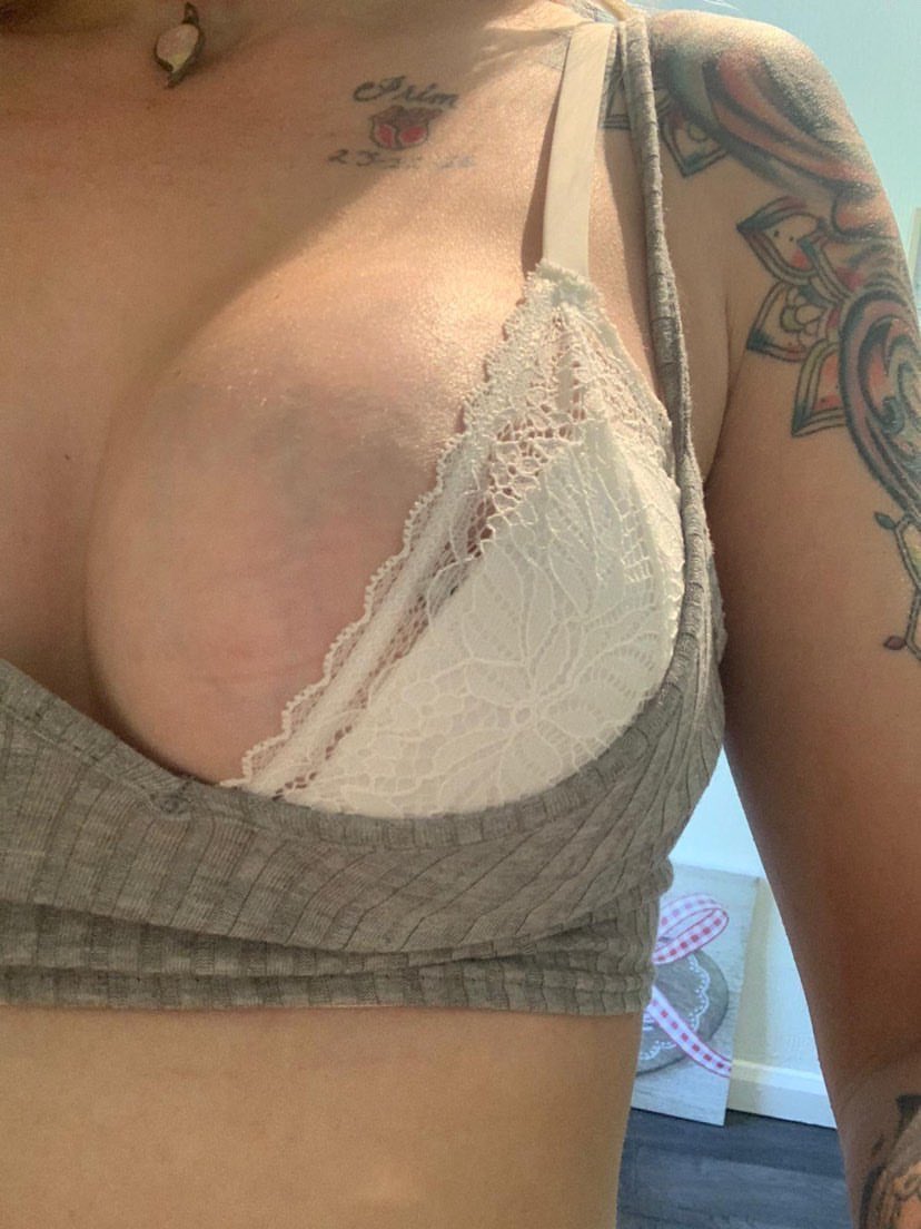 lola_baby_xxx's tweet photo. Monday morning boob for you 👍🏻 https://t.co/zt77Io8Lai