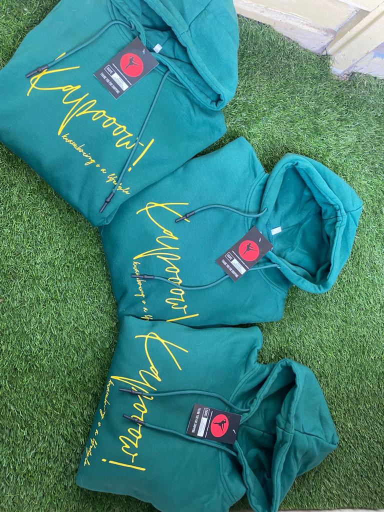 ivy_mokeira's tweet photo. Stay warm with @kapooow_ke today.
Dark Green Hoodies Ksh2500
Free deliveries within the CBD.
#kapooow
#kwamboxingisalifestyle
#KwamboxandKev https://t.co/YjqB1bSrpd