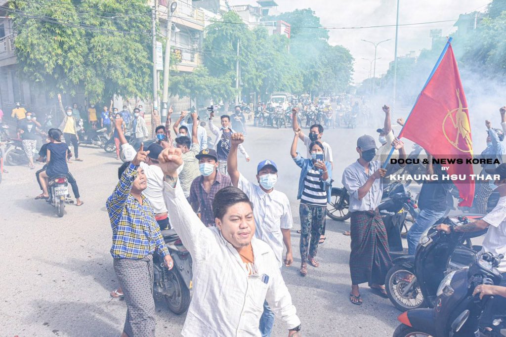 BunnyPhyoe's tweet photo. Main Strike of Monywa staged a marching motorcycles strike today demanding for the immediate fall of Genocidal Dictatorship this morning. #CrimesAgainstHumanity #June21Coup  #WhatsHappeningInMyanmar https://t.co/DsaYtdxZCg