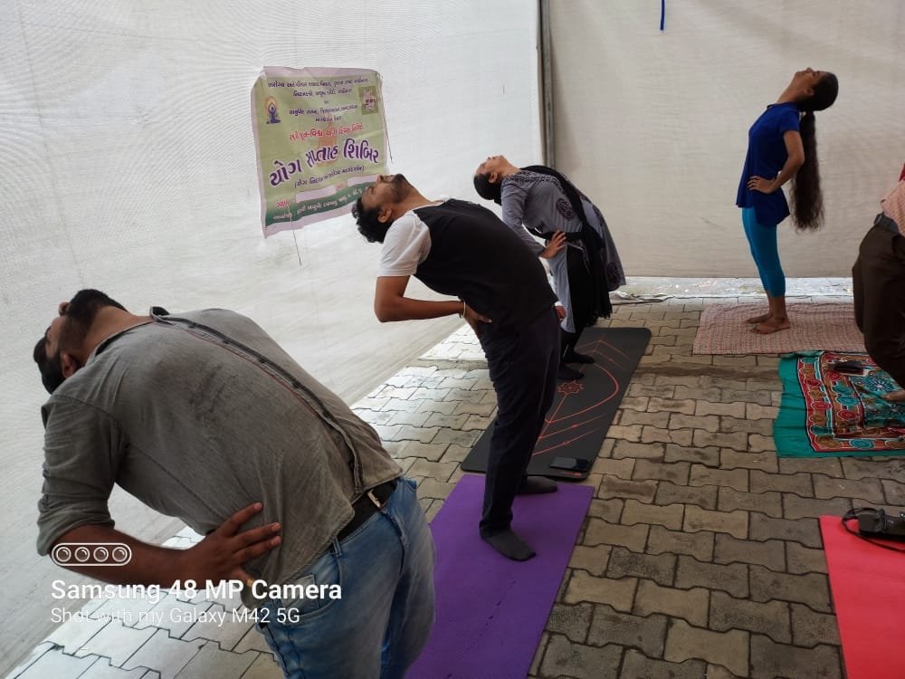 AyurvedMo's tweet photo. International YOG day celebration at AROGYABHAVAN by AMO n HMO JAMALPUR.. https://t.co/qhne3ttGLy