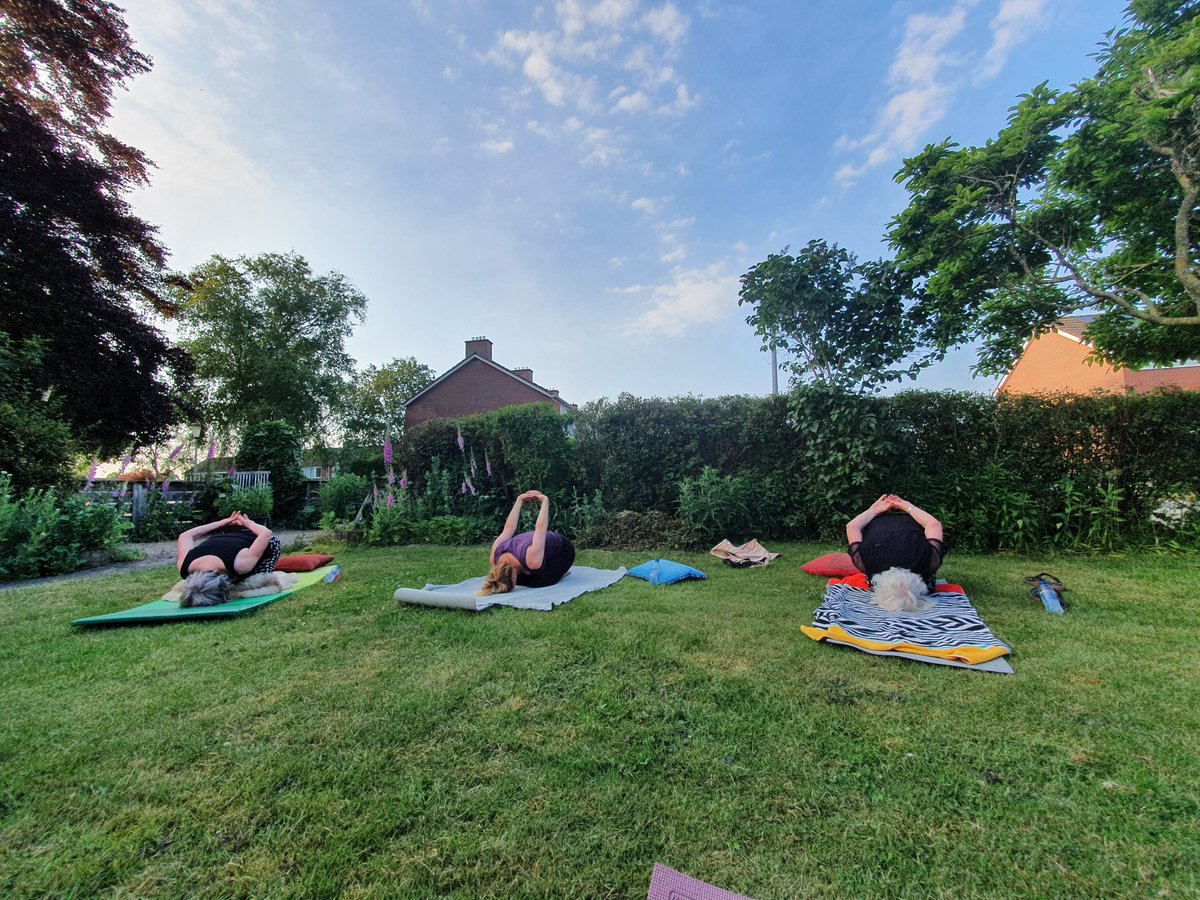 Yoga-Maaike (@maaikedijkstra4) on Twitter photo *BUITEN YOGA - Renkum* 🧘♀️☀️
Woensdagochtend 23 juni.
🌲Buiten yoga in het prachtige bos van Renkum.🌳
Tijd: 7.30 - 8.30 uur.
Kosten: 10 euro per persoon.
▶️ Doe je ook mee?
Geef je dan op en stuur een pb.
Of mail naar yogabymaaike@gmail.com.
#gemeenterenkum #yoga #selfcare *BUITEN YOGA - Renkum* 🧘♀️☀️
Woensdagochtend 23 juni.
🌲Buiten yoga in het prachtige bos van Renkum.🌳
Tijd: 7.30 - 8.30 uur.
Kosten: 10 euro per persoon.
▶️ Doe je ook mee?
Geef je dan op en stuur een pb.
Of mail naar yogabymaaike@gmail.com.
#gemeenterenkum #yoga #selfcare