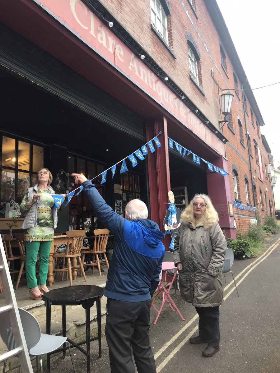 clareantiques's tweet photo. St Edmund bunting @clareantiques https://t.co/S2gi5Q9RpQ