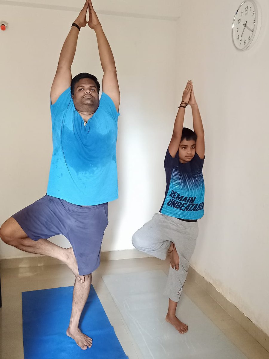 AAIJORAIRPORT's tweet photo. #jorhatairport wishes good health and wellness for all on this #YogaDay2021.   #BeWithYogaBeAtHome Yogasession at #jorhatairport
@AAI_Official 
@aairedner https://t.co/dwEWeYIVeh