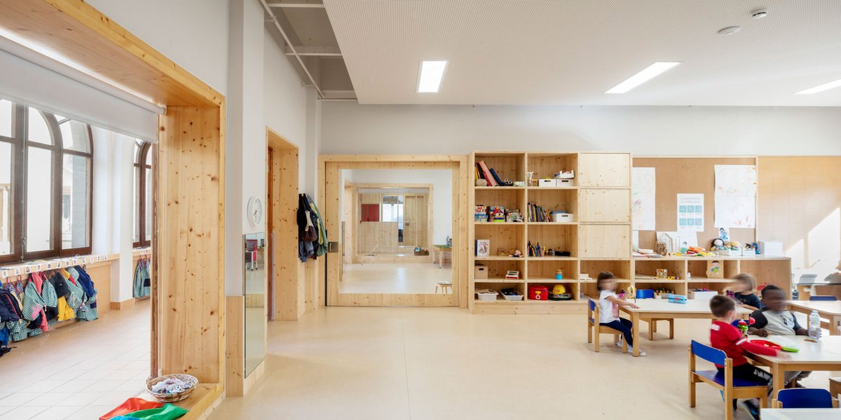 Molt contents d'haver estat guanyadors de l'apartat d'arquitectura del premi <a href="/ElTemps_arts/">El Temps de les Arts</a> per la reforma de l'escola <a href="/elpetitmiquel/">elpetitmiquel</a> a l'antic Seminari de Vic. Encantats de col•laborar en el vostre projecte educatiu.
<a href="/jordicomasblog/">jordi comas</a>