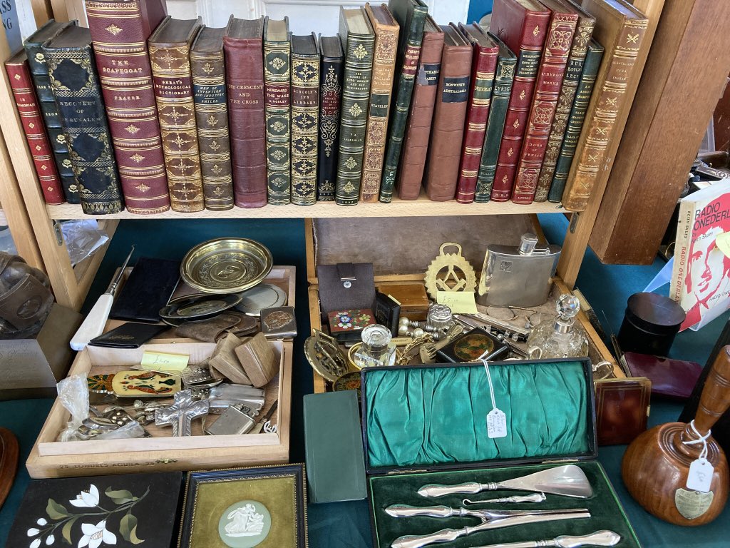 melfordfair's tweet photo. Our #antiques &amp; #vintage fair is back in Long Melford #Suffolk this weekend, 26-27 June at the Old School CO10 9DX. 30 stalls. Covid-secure. Free parking. 9:30-4 both days. Pop along and see us! 💐 https://t.co/rzXFzcWRSQ