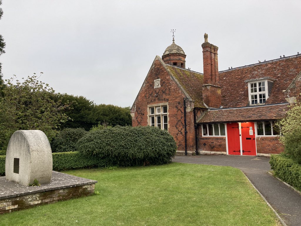 melfordfair's tweet photo. Our #antiques &amp; #vintage fair is back in Long Melford #Suffolk this weekend, 26-27 June at the Old School CO10 9DX. 30 stalls. Covid-secure. Free parking. 9:30-4 both days. Pop along and see us! 💐 https://t.co/rzXFzcWRSQ