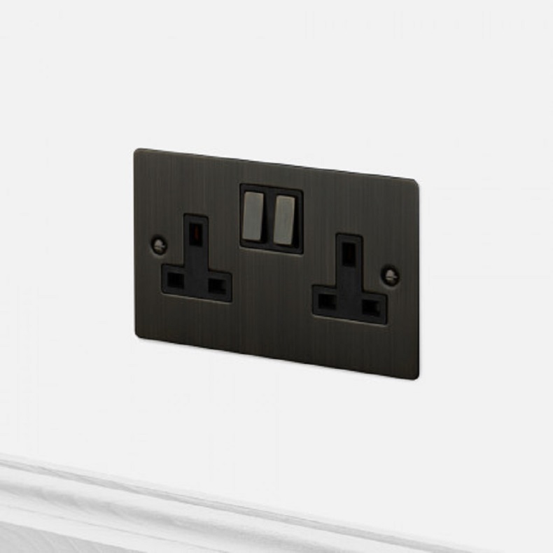 Additional power sockets can easily be added if you find yourself struggling to know where everything should be plugged in.