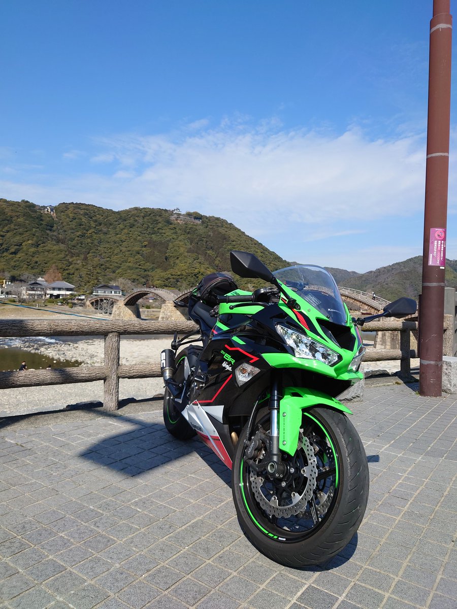 dc_5type_m's tweet photo. #バイク乗りとして軽く自己紹介 
【名前】まぁぼう
【性別】男の人
【年齢】４０代
【住み】山口県真ん中より少し西
【車種】zx-6R
【好き】ラーメン(#ラーメン加藤 )
【嫌い】人を見下す人
【一言】基本ソロツーメインです。すれ違った時はヤエーよろしく🙏
#バイク好きな人と繋がりたい https://t.co/dY7ZMDqJXh