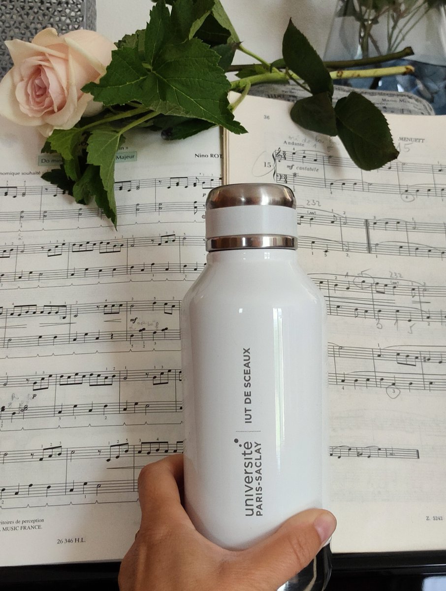 IUT_Sceaux's tweet photo. 🌞Très agréable première journée d'été 🌞et belle fête de la 🎶musique🎶à tous les étudiants et personnels de @IUT_Sceaux et de @UnivParisSaclay !
@lesIUT #musique #culture #evasion #EUPCPS https://t.co/Pn0X8FkqQt