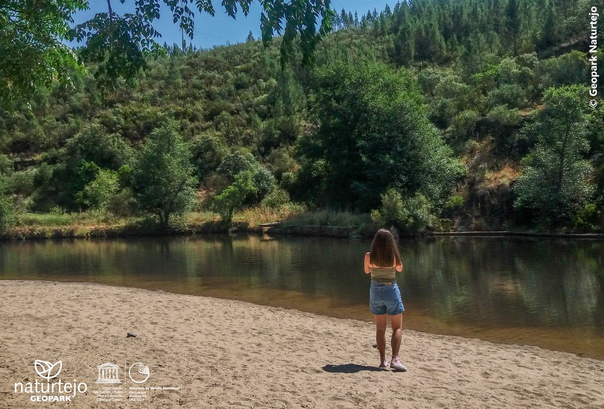 Proença-a-Nova is a place full of places to refresh the body and soothe the soul🏊🧘 

📍Cerejeira River Beach 
📍Alvito da Beira River Beach 

cm-proencanova.pt/Lazer/praias-f…  

#naturtejogeopark #unescoglobalgeoparks #visitportugal #riverbeaches #bestofportugal