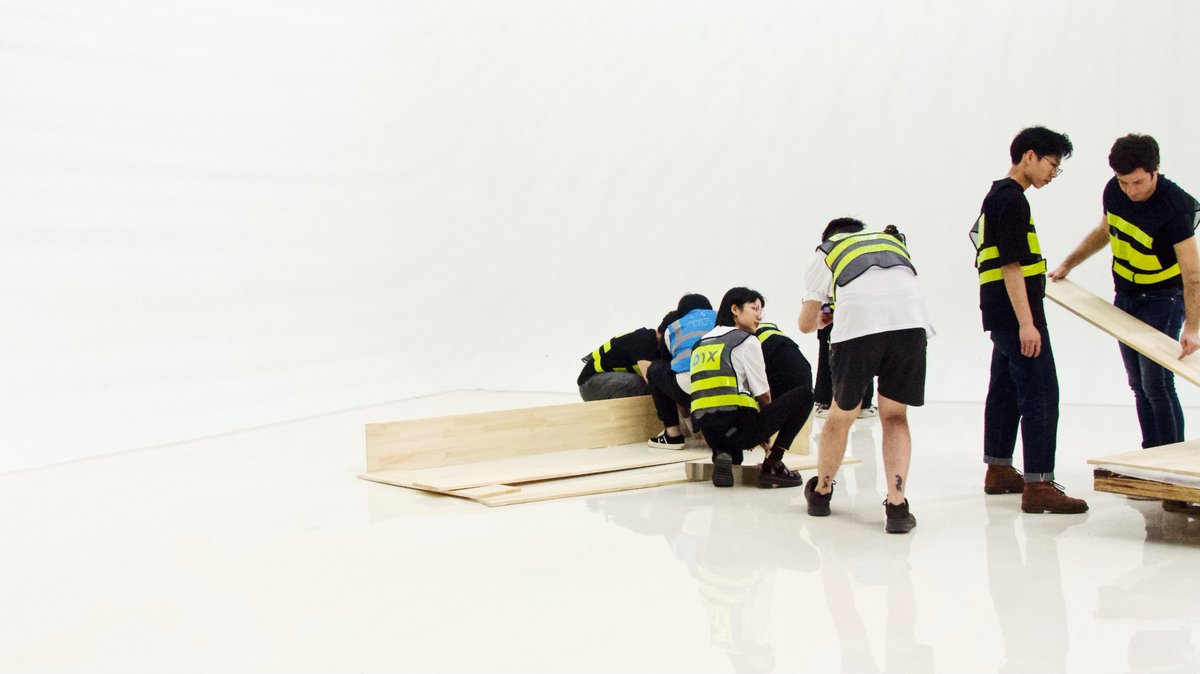 thepixmoving's tweet image. Workshop with @ICONA_GROUP CN team. Yes, we&apos;re building a make-up robo-vehicle which can move to anywhere autonomously on-demand when people need a tailored beauty room for the delicate makeup. The mockup is done and we&apos;ll see it in real soon

#autonomousdriving #robovehicle