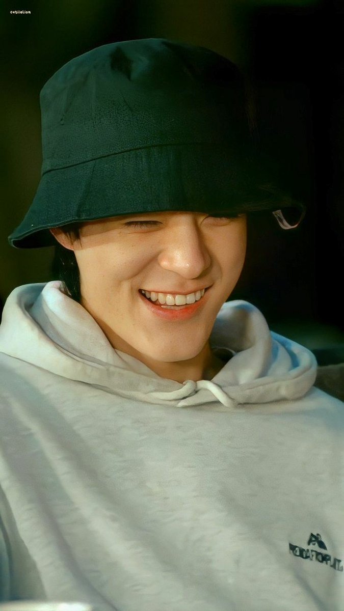 fake lovers;

ㅡlee jeno au.
©markeumello