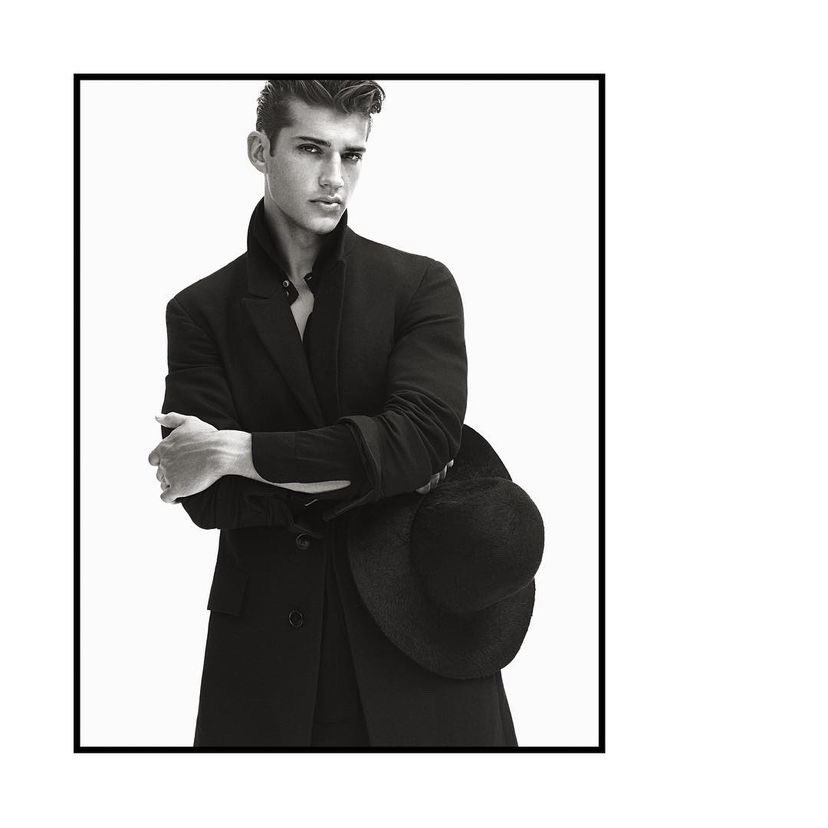 foreastech's tweet image. "when you photograph people in color. you photograph their clothes. but when you photograph people in black in white. you photograph their souls. "

- Ted Grant