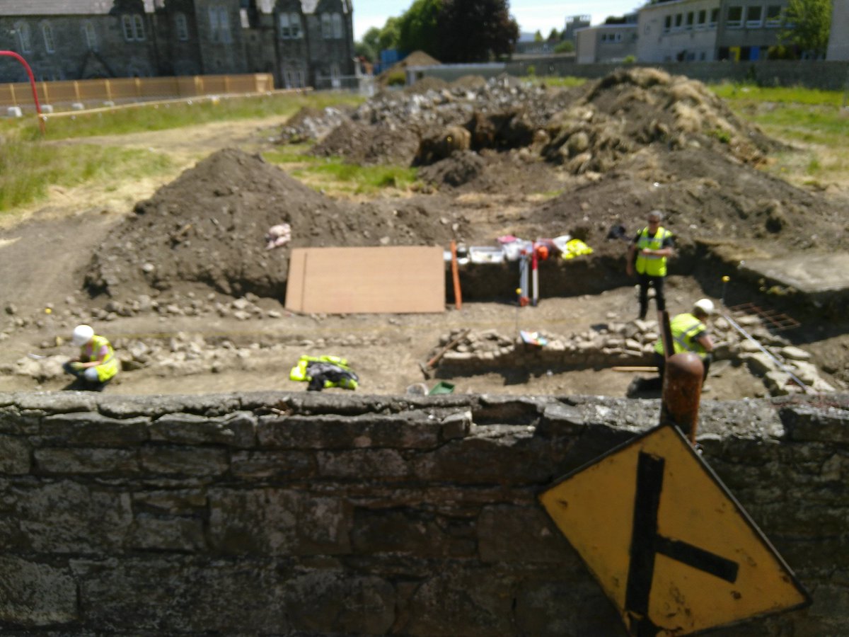 Tomboktu's tweet image. Looks like excavations in the convent grounds in Clondalkin

@CllrEoinOBroin @TheKavOfficial @kenegan30