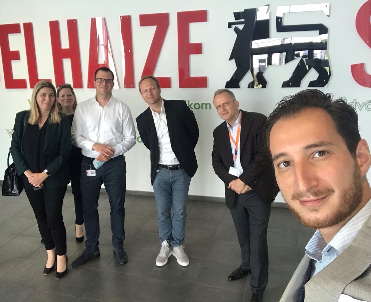 NLinBelgrade's tweet photo. The largest private employer in 🇷🇸 is a 🇳🇱 company! 450 supermarkets across the country and 13000 employees, that are part of Serbia’s economic heartbeat. @AholdDelhaize distribution center: 80000 m2, 1200 trucks and 1050 ppl make sure you can cook dinner every day! #DutchDrops https://t.co/ZyhGjaLu8S