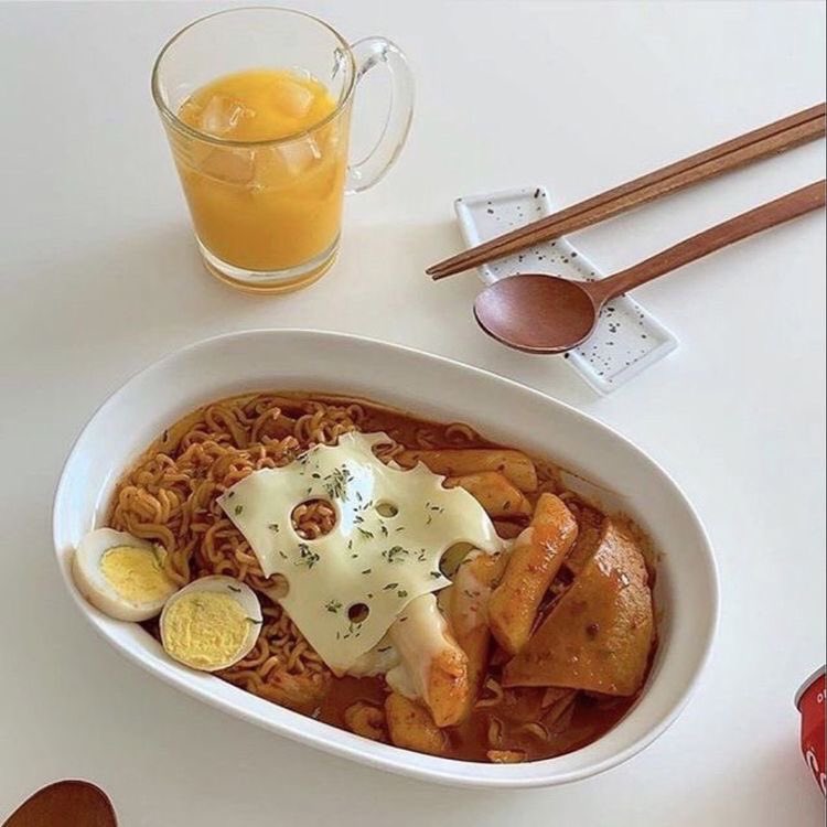 bellaathoughts's tweet photo. Korang craving korean foods tak? 🥺 Dah lama tak makan since lockdown ni kan? Ni thread makanan makanan korea dekat shopee yang korang boleh beli &amp; buat sendiri je dekat rumah.

Semudah ABC! 👇🏼 https://t.co/TQHimzB1vS