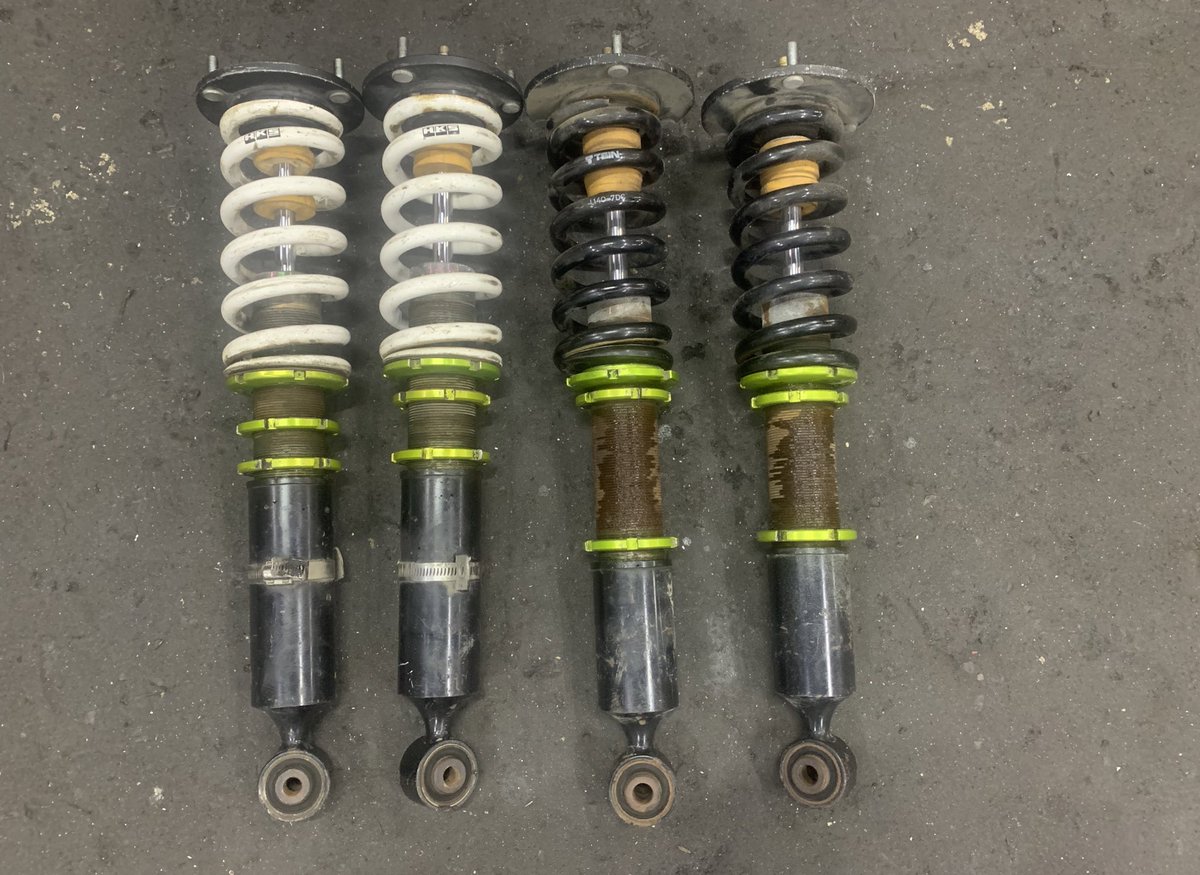 銀ちゃん 覇王連合 売ります 3万円 Jzx100用のフルタップ車高調 固着はないけど抜け気味 フロント1本減衰調整のネジなし とりあえず下がればいい人 皿は全部緩めてあるからすぐ下げれるよ ジャンク