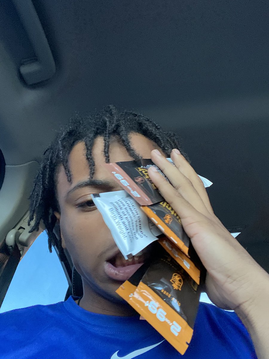 dretoohard's tweet photo. Bitches be coming from different lanes I do nun but swerve you can get knocked off by saying a word https://t.co/7pk92io17G