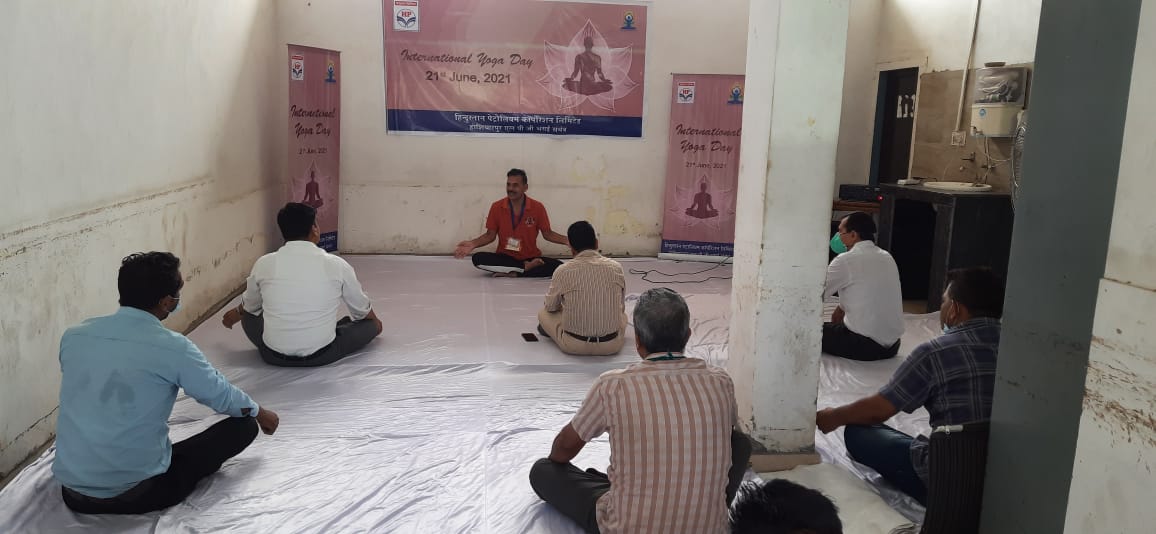 Nileshhpc10's tweet photo. A healthy mind , a healthy body. @HPCL #Hoshiarpur LPG plant celebrate #IDY2021  @Tejinde93218925 @LpanwarG @Rg03Goel @Dharmendra_1967 https://t.co/84g5u6QZbC