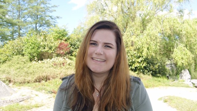 JongenMS's tweet photo. Denise (24) heeft sinds haar 15e MS en woont in Nieuw-Vennep. Ze blogt op @MSwebNL  over haar leven en heeft talloze hobby’s. Ze deelt meer over haar leven met MS op #jongenms 👉🏼https://t.co/VSJyCNJ3sr https://t.co/BX5FBNB5D1