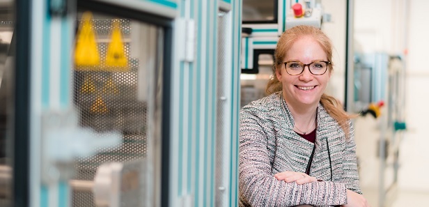 DECHEMA's tweet photo. Im zweiten Teil des Interviews mit Prof. Dr. Doris Segets von der @unidue geht es um die besondere Rolle der #Partikeltechnik als Brückenbildner zwischen den Disziplinen.
Mehr dazu im Blog: https://t.co/GaDSkQX7kx https://t.co/PKT7lRxXdk