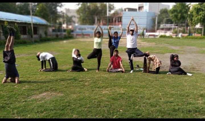 kavita_sehwag's tweet photo. #FINAL_DAY पश्चिमी विभाग, दिल्ली प्रान्त
योग दिवस के उपलक्ष्य में सात दिवसीय कार्यक्रम कार्यक्रम योग उत्सव आयोजित किया गया
21 जून 2021 अंतरराष्ट्रीय योग दिवस के अवसर पर कार्यक्रम का समापन समारोह रहा।
मुख्य अतिथि
सुश्री शिवांगी खरवाल जी
संयुक्त-सचिव,दिल्ली विश्वविद्यालय छात्र संघ https://t.co/dmhdaxGS9b